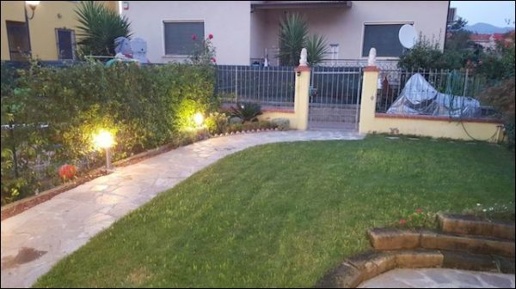 Foto Case semi ndipendenti a Sarzana Crociata di 75 m² con 4 locali