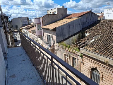 Foto Casa indipendente in Via Francesco CRISPI, Floridia di 115 m²
