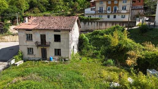 Foto Casa indipendente a Valdagno Centro di 390 m² in vendita