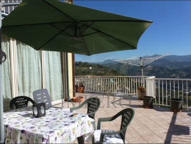 Foto Casa indipendente in Strada degli Olandesi, Camporosso di 100 m²
