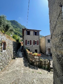 Foto Case semi ndipendenti a Stazzema di 75 m² con 6 locali in vendita