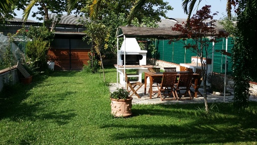 Foto Case semi ndipendenti in Via Tavolara 19, Castelnuovo Magra di 210 m²