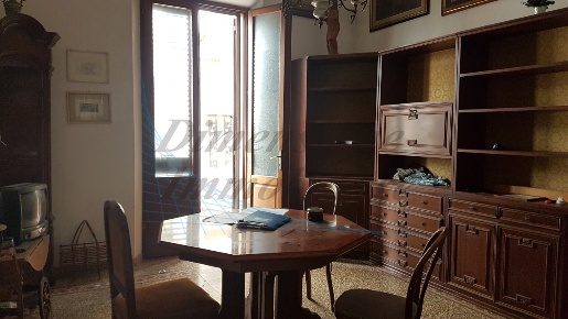 Foto Casa indipendente a Rosignano Marittimo con 90 locali in vendita