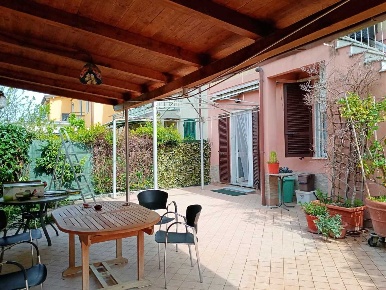 Foto Case semi ndipendenti a Ameglia Fiumaretta Di Ameglia di 134 m²