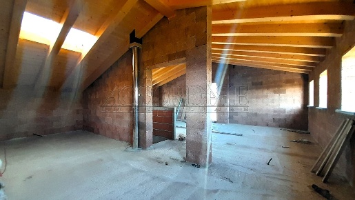 Foto Casa indipendente a Campodoro Bevadoro di 180 m² con 5 locali