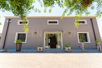 Foto Villa unifamiliare in Via Badalà, Aci Castello Centro di 300 m²