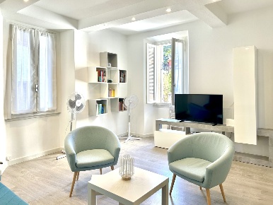 Foto Case indipendenti a Meina di 85 m² con 5 locali in affitto