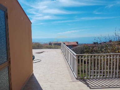 Foto Casa indipendente a Aci Castello Centro di 120 m² con 3 locali