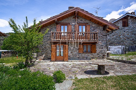 Foto Casa indipendente in Località Lod, Antey-Saint-André di 100 m²