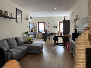 Foto Case semi ndipendenti a Ripatransone Centro di 144 m² con 8 locali