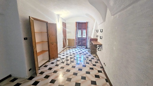 Foto Casa indipendente in Via Vignali 33, Dolceacqua di 90 m² con 4 locali