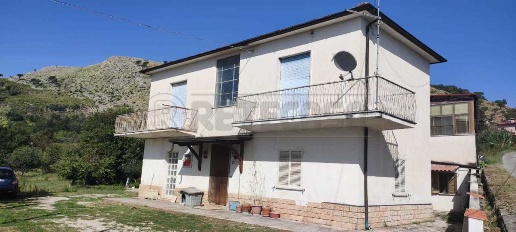 Foto Casa indipendente in Santa Maria di Trocchio 35, Cassino di 130 m²