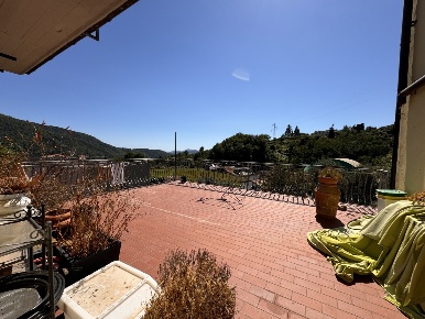 Foto Case semi ndipendenti a Podenzana di 141 m² con 7 locali in vendita