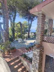 Foto Casa indipendente in Via Bellavista, Bordighera Centro di 165 m²