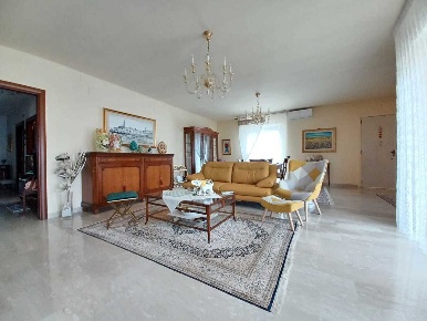Foto Casa indipendente in Via Conchia, Monopoli Centro di 245 m² in vendita