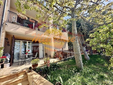 Foto Casa indipendente in VIA VINCENZO BORDONE, Siracusa di 180 m²