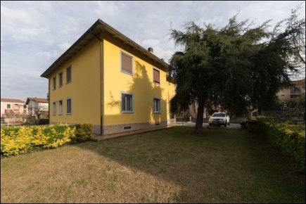 Foto Case semi ndipendenti a Ameglia Centro di 166 m² con 7 locali