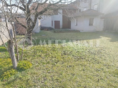 Foto Casa indipendente in Via Cavour 8, Roveredo in Piano Centro di 280 m²