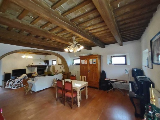 casa indipendente in vendita a Castelbellino in zona Pianello