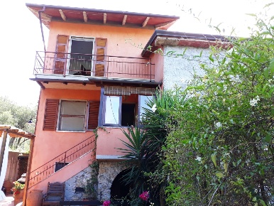 Foto Case semi ndipendenti a Castelnuovo Magra di 127 m² con 7 locali