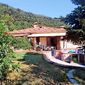 Foto Case semi ndipendenti a Ameglia Centro di 80 m² con 5 locali