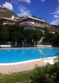 Foto Appartamento in via Bottazzi, Napoli Soccavo di 200 m² con 7 locali