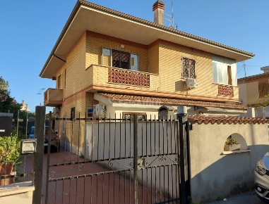 Foto Appartamento in Via Carlo Fecia di Cossato, Fiumicino Isola Sacra