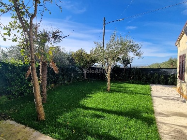 Foto Case indipendenti a Filottrano di 121 m² con 5 locali in affitto
