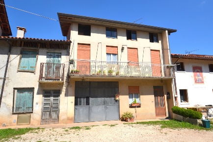 Foto Case semi ndipendenti a Valdagno di 350 m² con 9 locali in vendita
