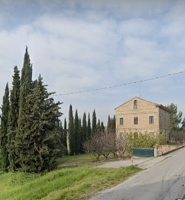 Foto Casa indipendente a Fermo di 260 m² con 14 locali in vendita