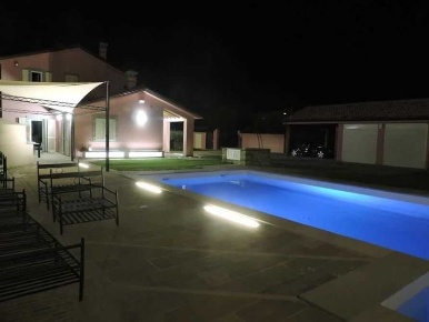 Foto Case semi ndipendenti a Castelnuovo Magra di 220 m² con 9 locali