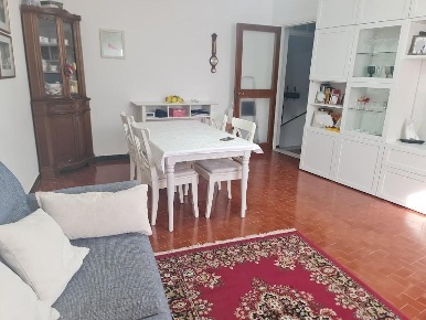 Foto Case semi ndipendenti in Viale XX Settembre 173, Carrara di 107 m²