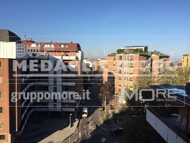 Foto Appartamento a Modena di 250 m² con 6 locali in vendita