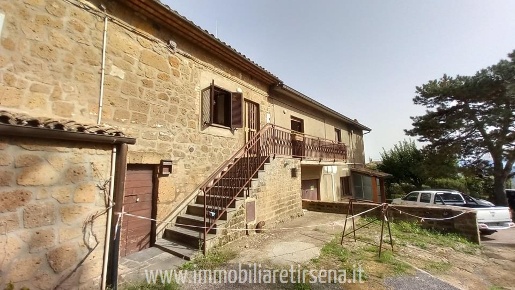 Foto Casa indipendente a Orvieto di 180 m² con 7 locali in vendita