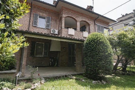 Foto Casa indipendente in Via Duca degli Abruzzi 5, Piacenza Farnesiana