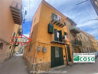 Foto Casa indipendente in Via Amico 41-13, San Cataldo in vendita