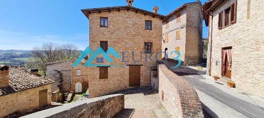 Foto Casa indipendente a Amandola in vendita