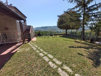Foto Casa indipendente in CONTRADA  ASO 51, Monte Rinaldo Centro di 393 m²