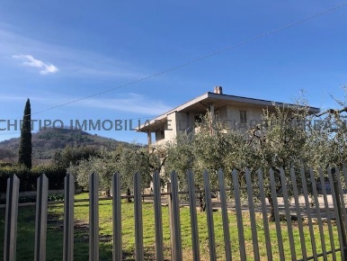 Foto Casa indipendente in VIA SANTI, Massignano Centro di 400 m² in vendita