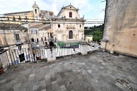 Foto Casa indipendente a Ragusa Ibla di 150 m² con 4 locali in vendita