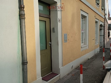 Foto Case semi ndipendenti a Russi Centro di 120 m² con 4 locali in vendita