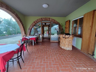 Foto Casa indipendente in Via Ciro Pavisa, Mombaroccio di 365 m² in vendita
