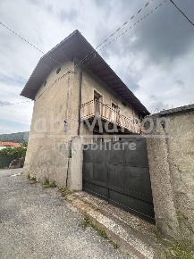 Foto Case semi ndipendenti in via buzzi, Gavirate Centro di 150 m²