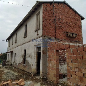 Foto Casa indipendente in VIA CANGIA, Faenza di 253 m² con 7 locali