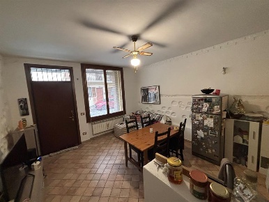 Foto Casa indipendente a Trezzano Rosa di 71 m² con 2 locali in vendita