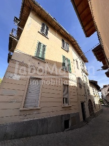 Foto Case semi ndipendenti in via gerli arioli, Gavirate Centro di 250 m²