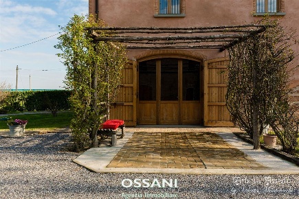 Foto Casa indipendente in VIA PRATI, Faenza di 534 m² con 8 locali