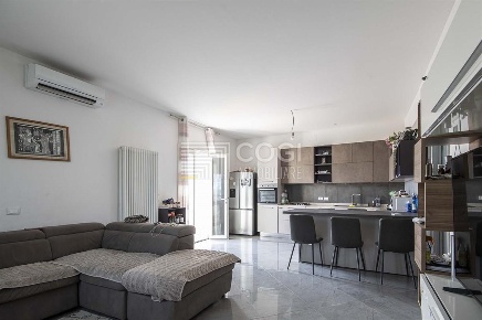 Foto Casa indipendente a Castel Bolognese di 266 m² con 8 locali in vendita