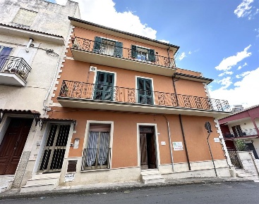 Foto Appartamento a Giarratana di 147 m² con 4 locali in vendita