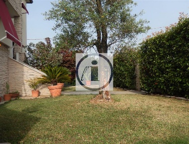 Foto Casa indipendente in Via San Daniele, Torreglia Centro di 373 m²